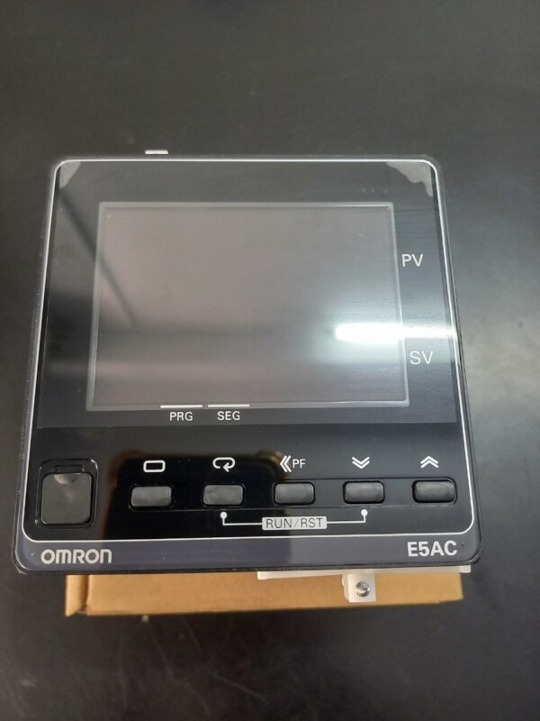 Digital controller OMRON E5AC-TQX4ASM-080
