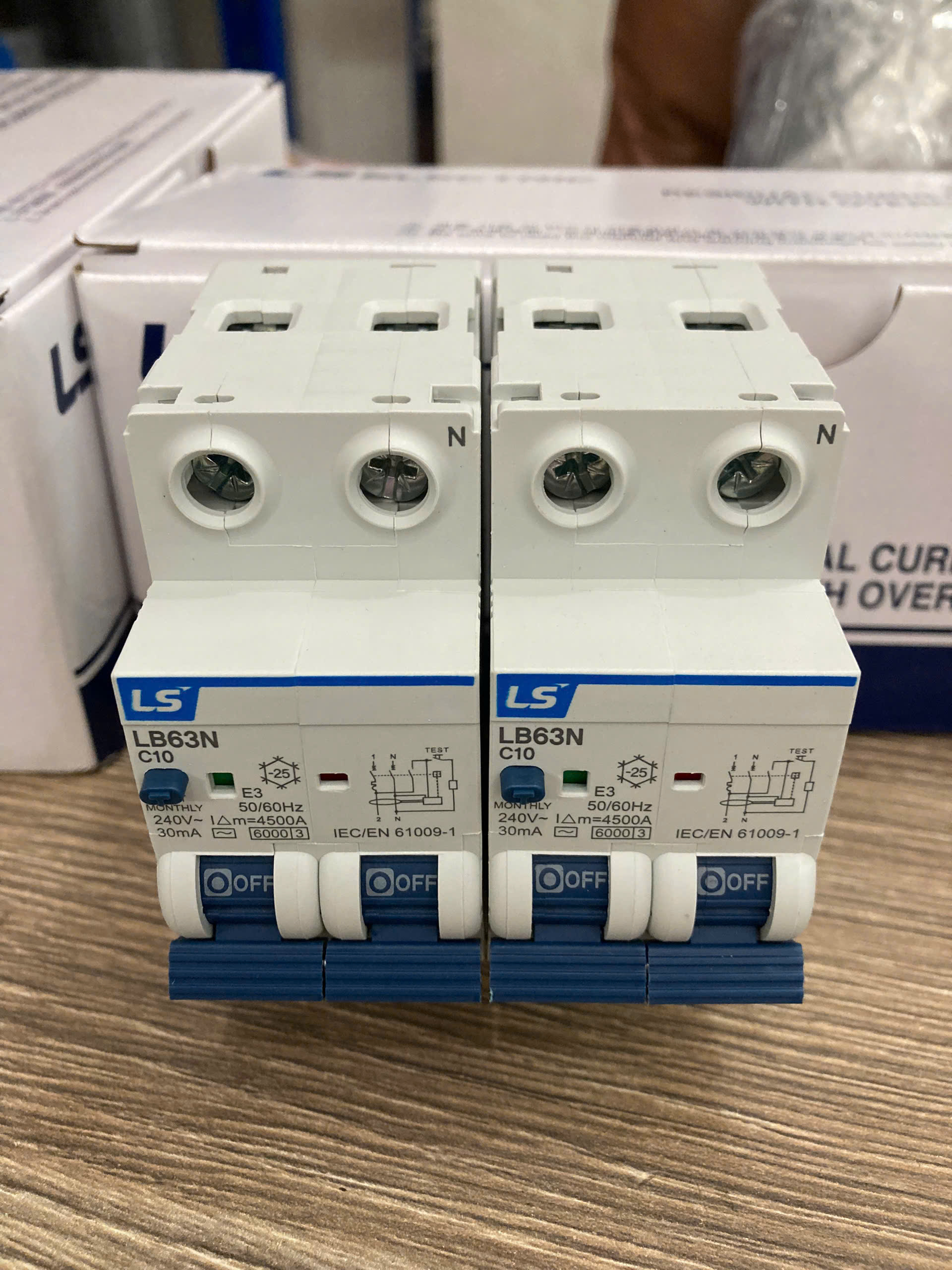 RCBO LS 2P 10A 6KA 30mA ( LB63N )